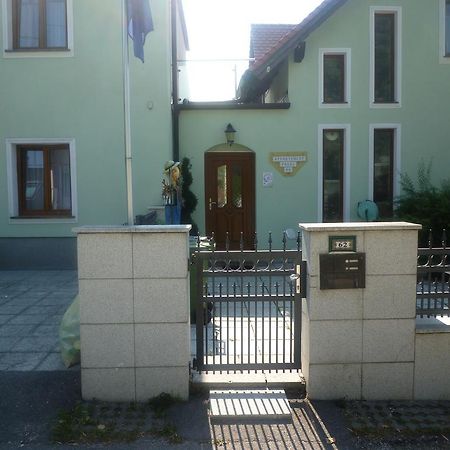 Gartenpension Prosl Вена Экстерьер фото