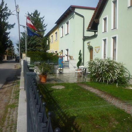 Gartenpension Prosl Вена Экстерьер фото