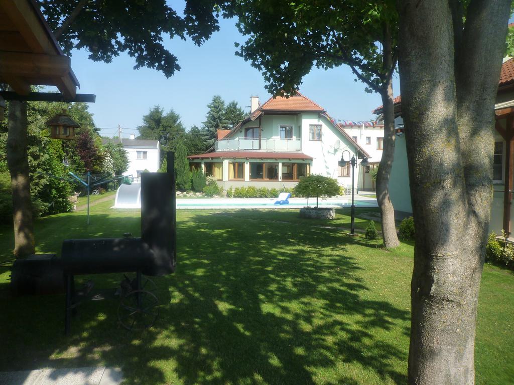 Gartenpension Prosl Вена Экстерьер фото