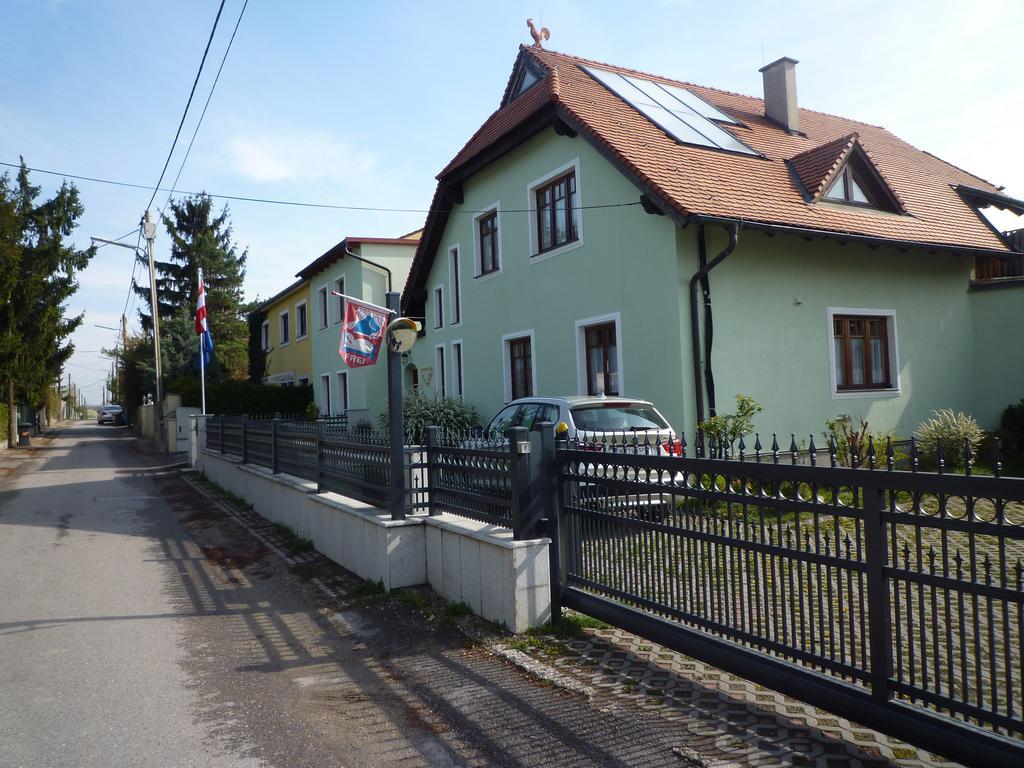 Gartenpension Prosl Вена Экстерьер фото